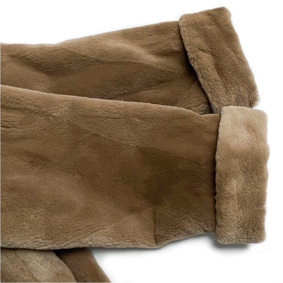 Sheared Fur Coat Designed by Fourrures Laganière Montreal - Picture 11 of 13